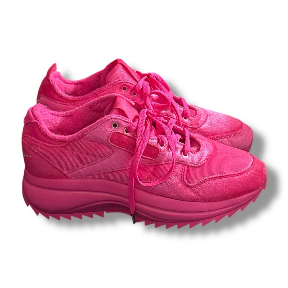 Women’s Reebok X Juicy Couture Classic Leather Sneakers - Picture 6 of 7